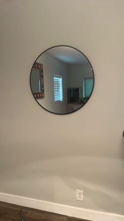 Round Mirror