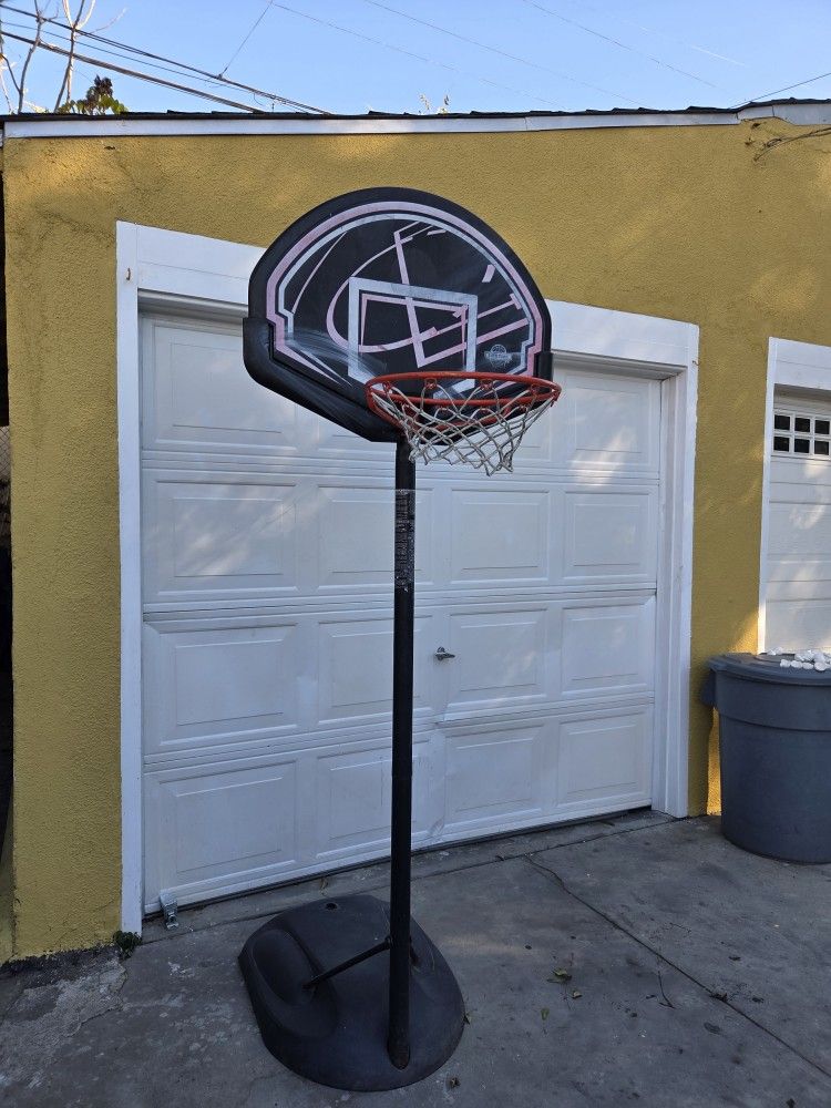 Lifetime Youth Basketball Hoop $60