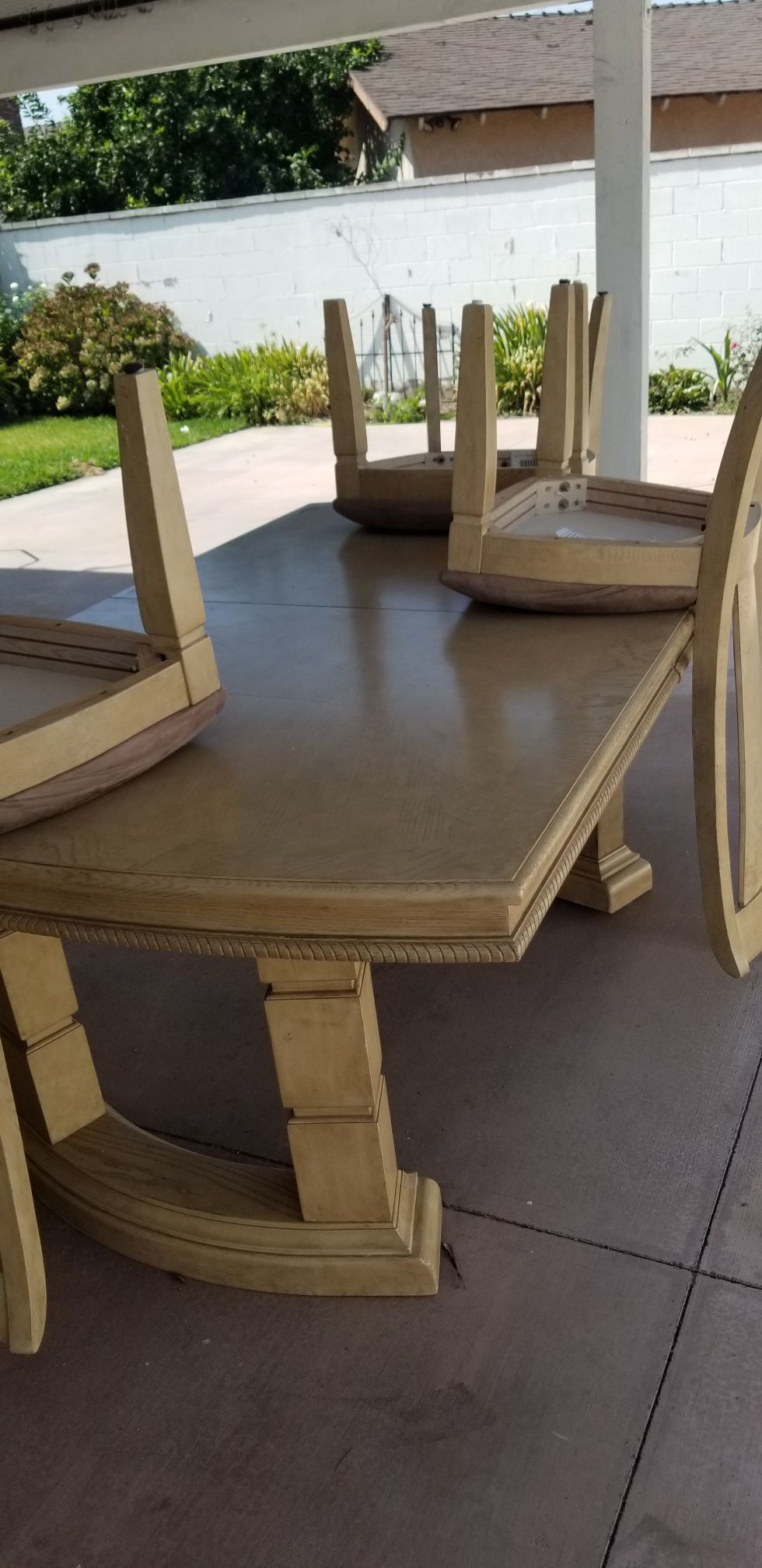 White wash table w/5 chairs