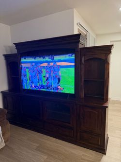 Home entertainment center