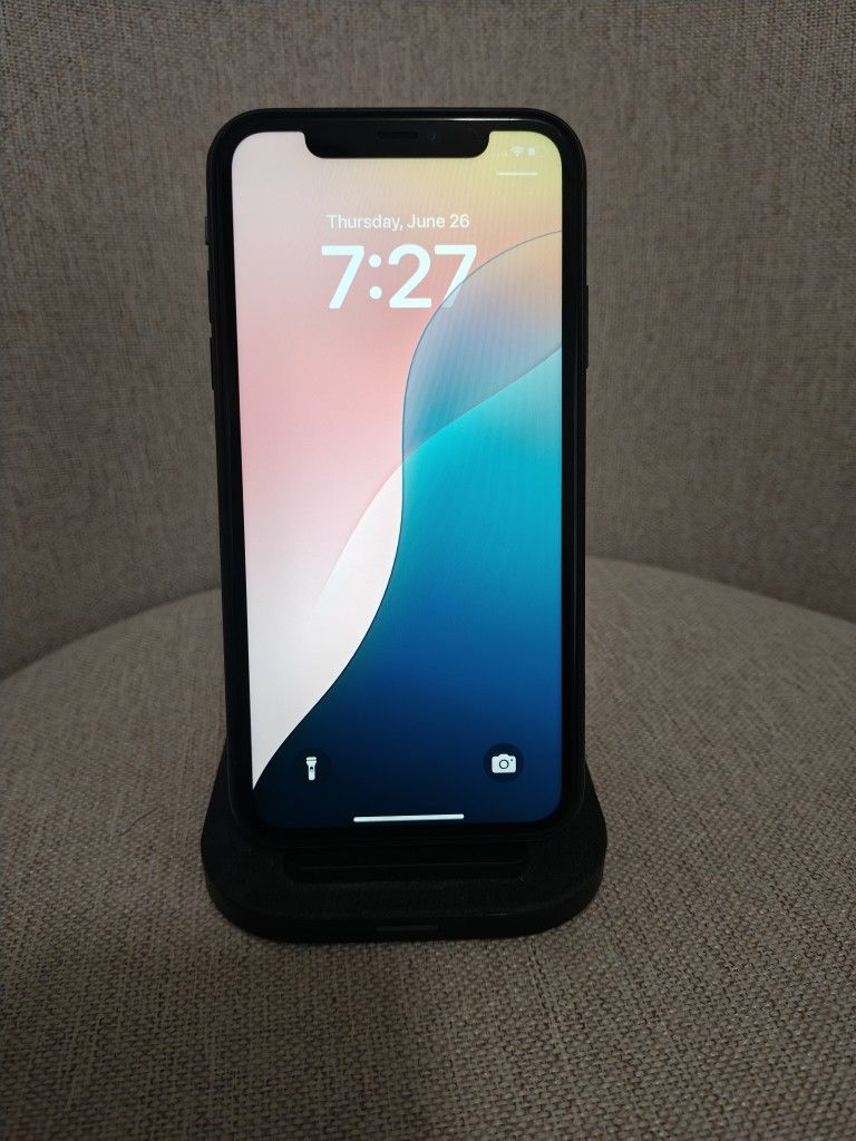 iPhone11 black 64G unlocked for any carrier perfect condition