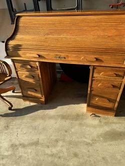 52"Roll Top Desk With Chair