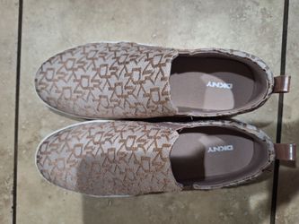 Whomen shoes