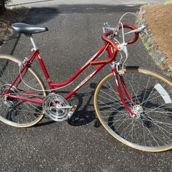 Vintage 1970s Ladies Schwinn Varsity Road Bike Ready To Ride