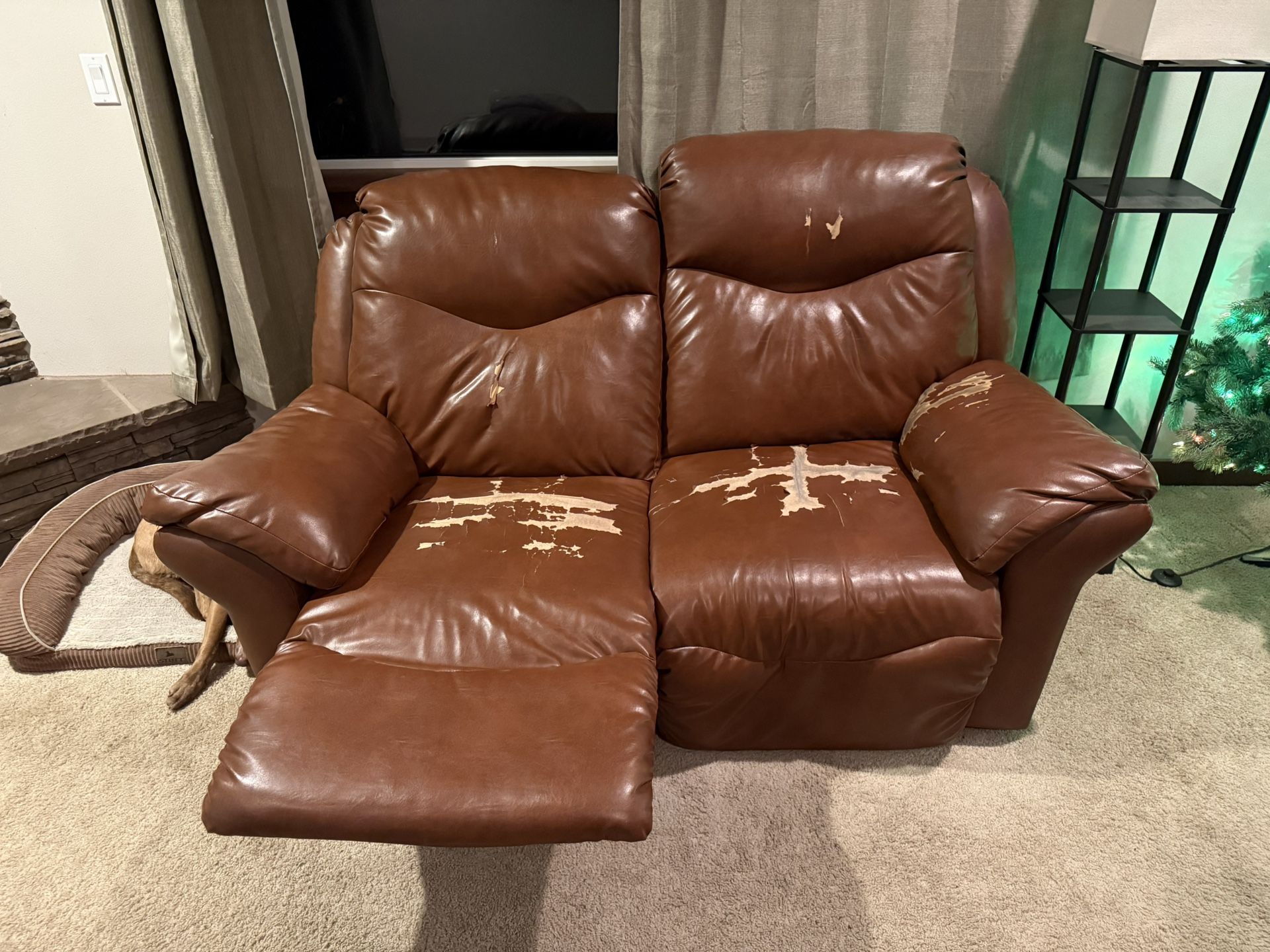 Matching Large Reclining Sofa And Love Seat Free