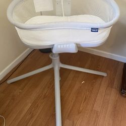 Halo Bassinet Swivel Sleeper