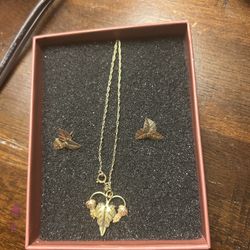 Beautiful 14k gold set of gold chain, gold earrings and gold necklace (3 item set)