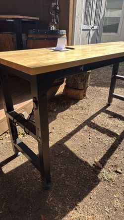 Husky table