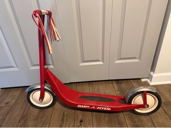 Radio Flyer Retro Red Scooter