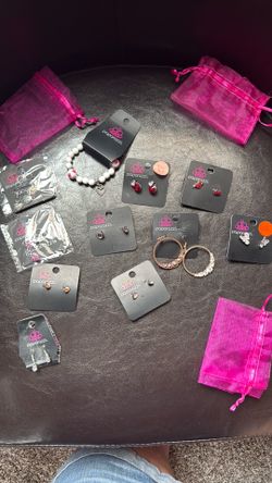 Paparazzi brand jewelry