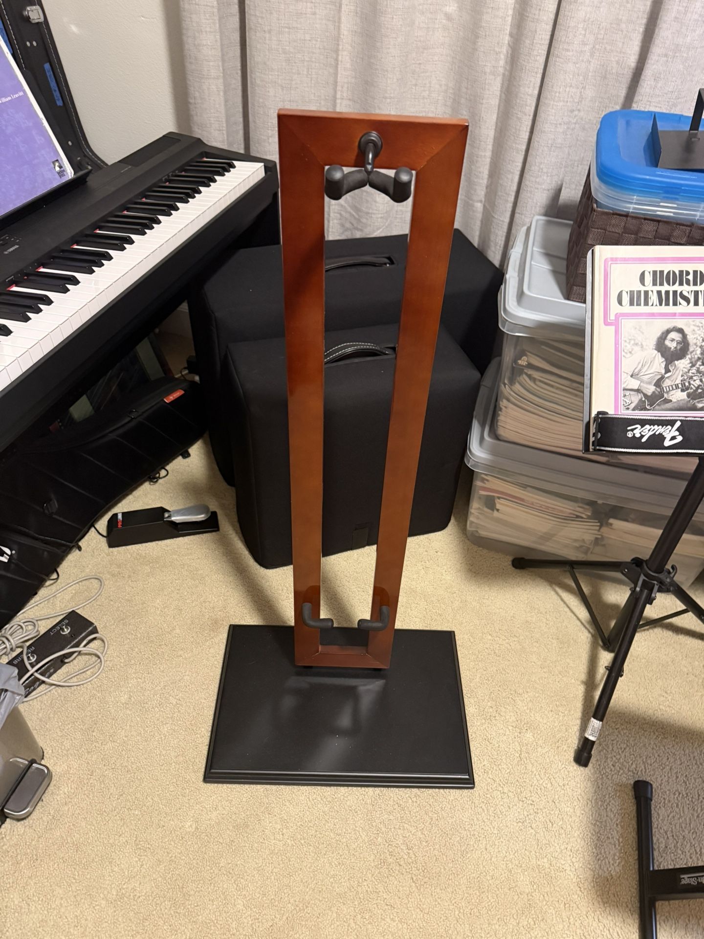 Fender Solid Wood Hanging Guitar Stand - Nice!