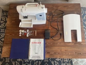 Singer 7426 Computerized Sewing Machine