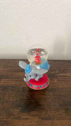 Disney Dumbo snow globe