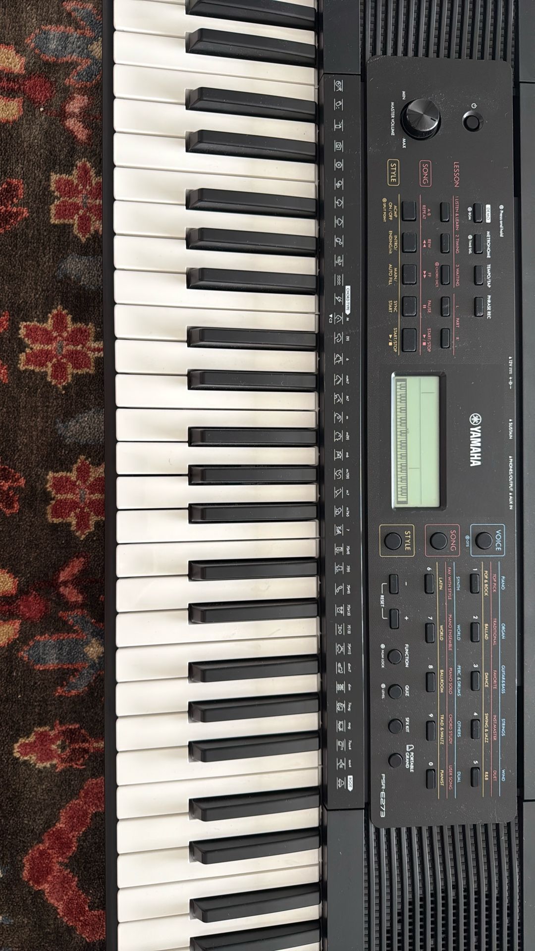 Yamaha PSR-E273 Keyboard