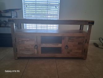 TV Stand / Entertainment Center