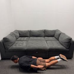 Thomasville Tisdale Modular 6 pc Sectional Couch in Dark Gray with Storage Ottoman - Retails 1.9k