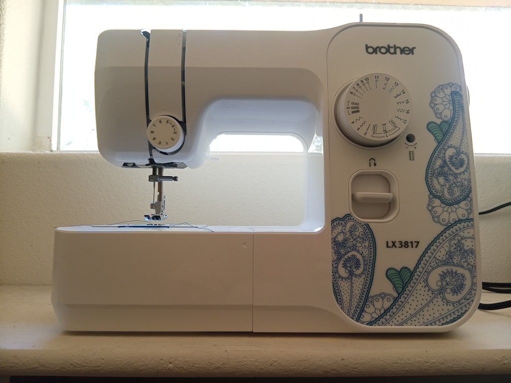 Brother LX3817 Sewing Machine – Like New!