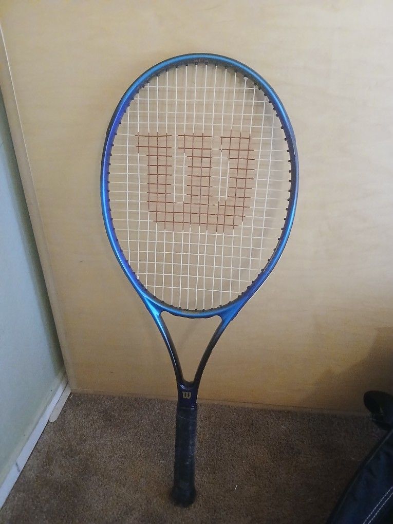 wilson tennis racket