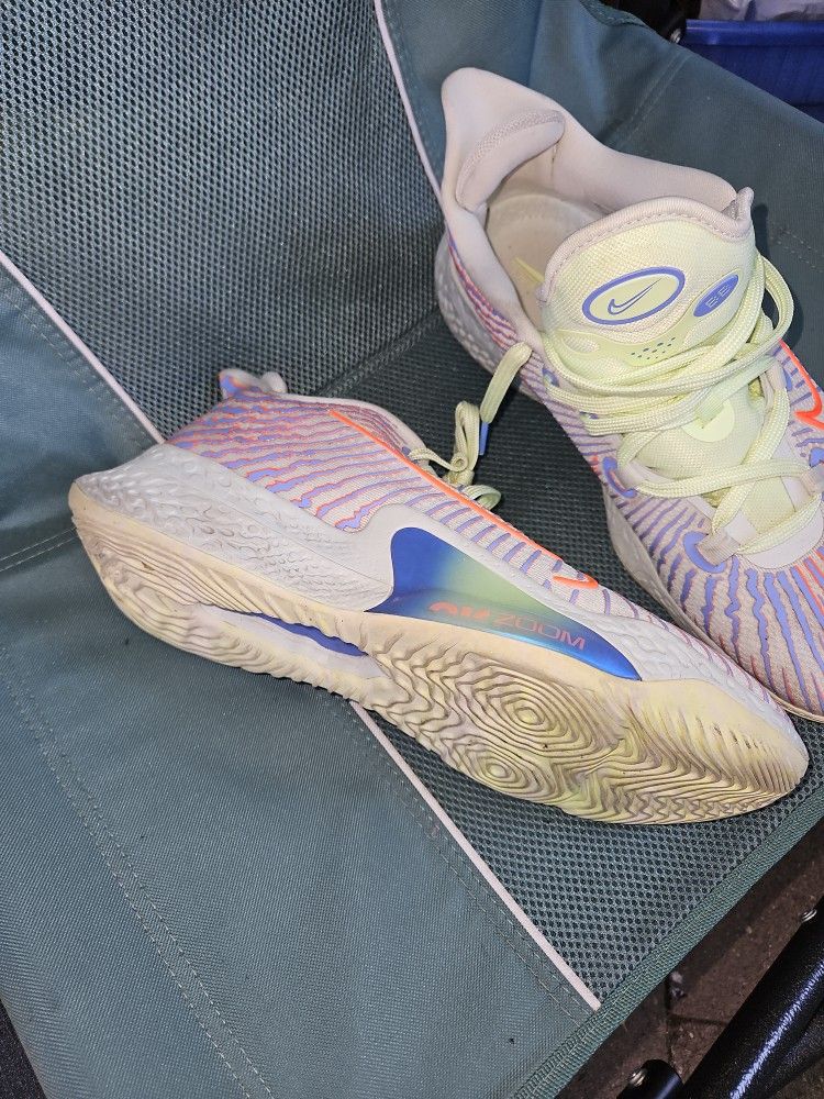 Nike Basketball Shoe 11 1/2