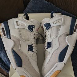 Jordan 4 SB navy size 10 (NO TRADES PRICE IS FIRM))