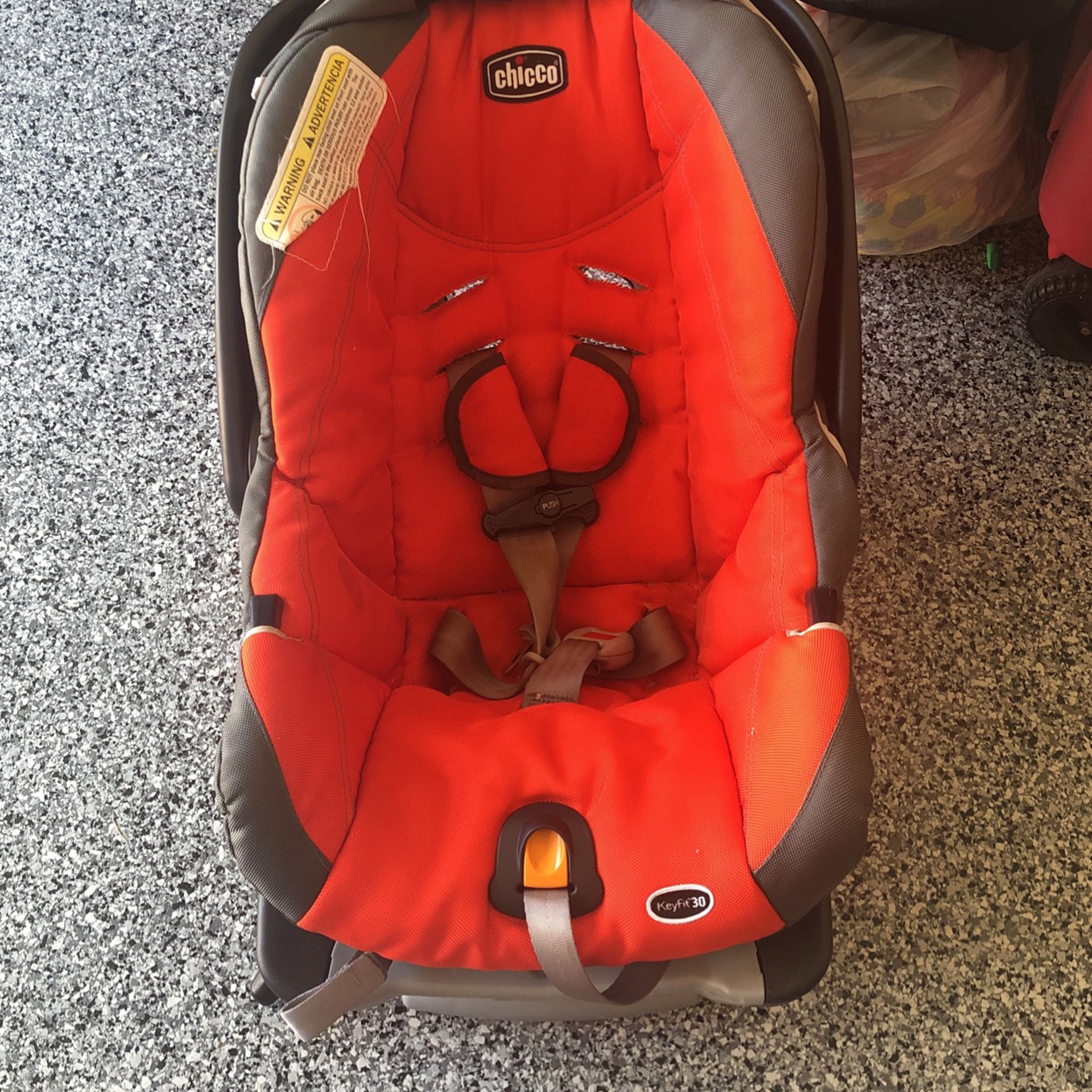 Chicco Infant carseat With Base 