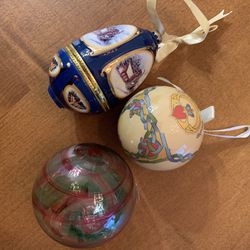 Various Christmas Ornaments Inc Vintage Music Box