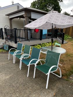 Deck table umbrella w chairs