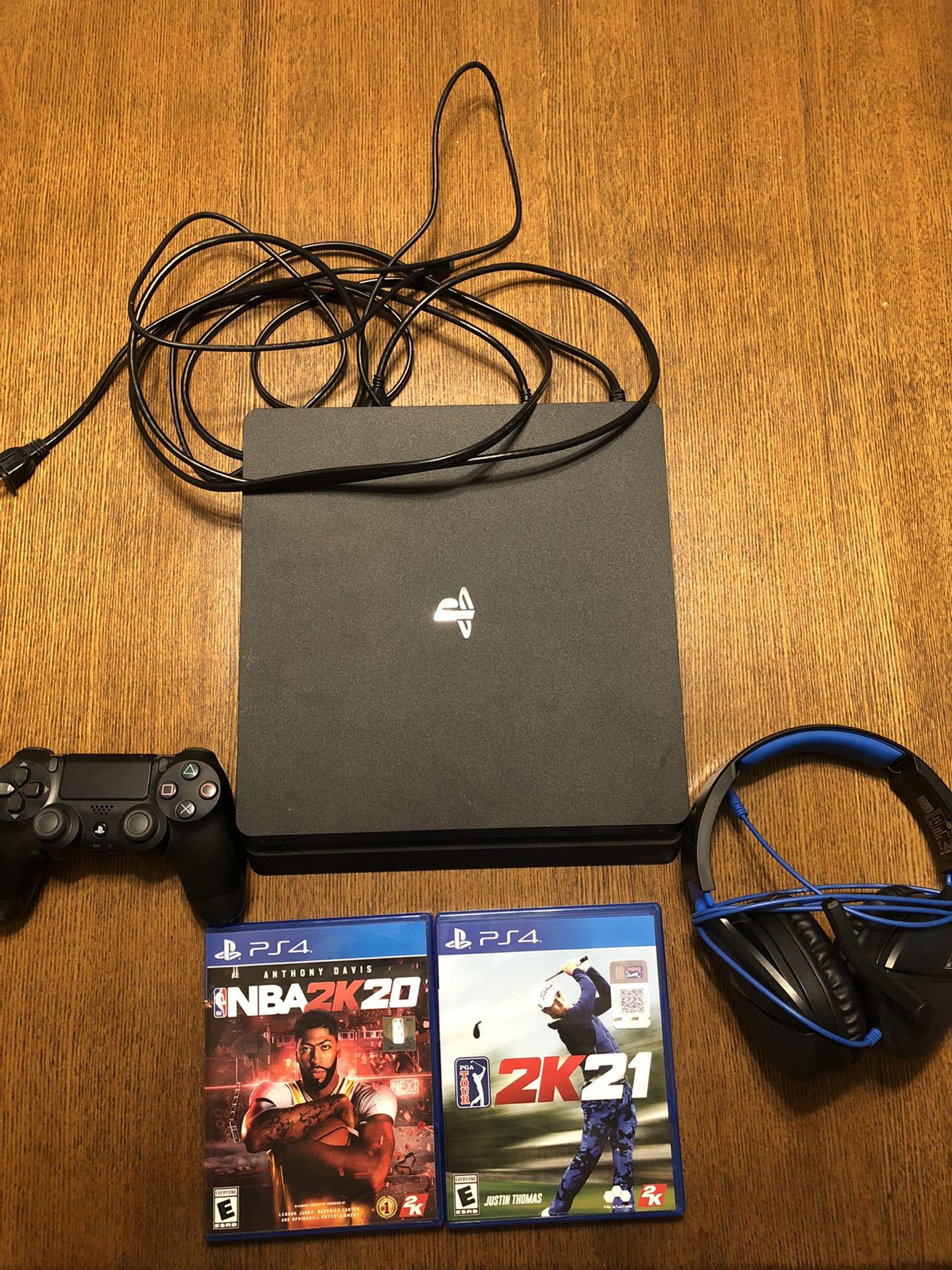 PS4 Slim Bundle