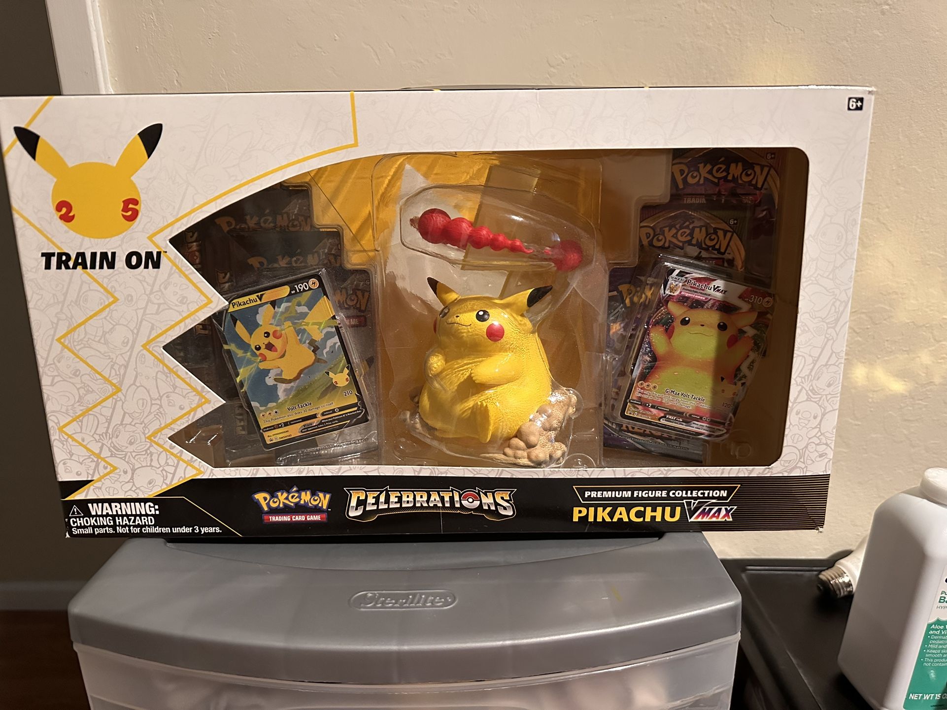 Pokemon Celebration Premium figure collection Pikachu Vmax