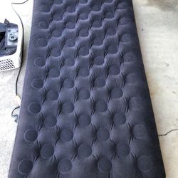 2 Twin Air Mattress