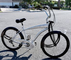 Giant Simple Seven beach cruiser