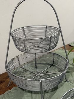 2-Tier Metal Wire Fruit Basket Stand