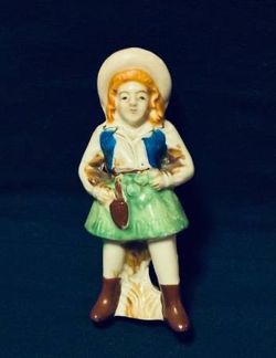 Vintage 1950s cowgirl figurine Annie Oakley vibe porcelain made in Japan