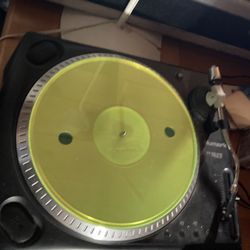 Numark Turntable