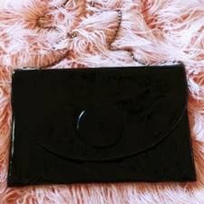 Vintage black patent leather purse with a chain handle strap -