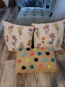 Beautiful pillow bundle