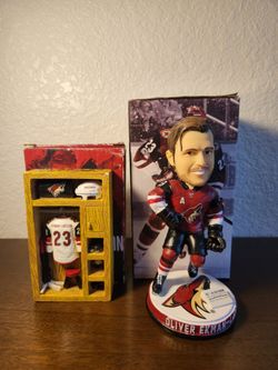 Arizona Coyotes Oliver Ekman-Larsson Bobblehead and Locker Display