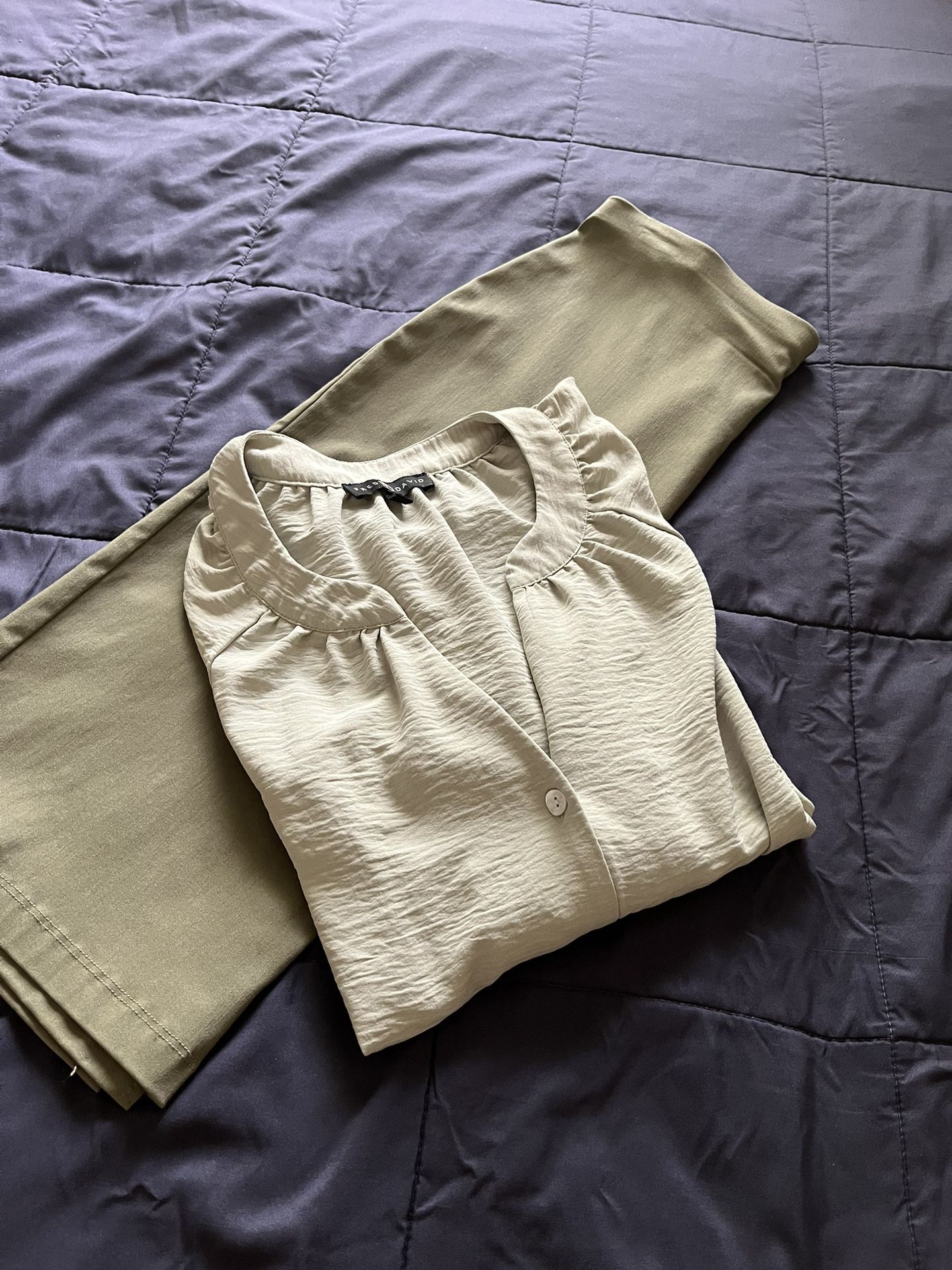 It’s A Beautiful Two Pieces A Skirt In Size M and A Blouse In Size L Both For $25 Total
