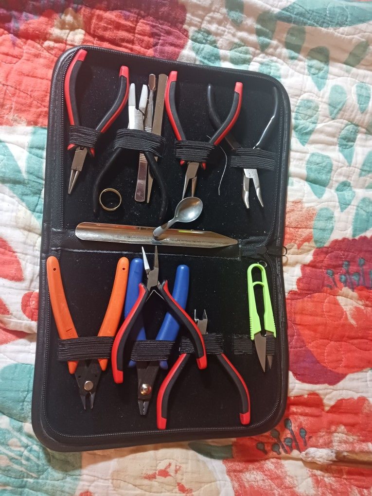 11 Piece Jewelry Making Tool Kit