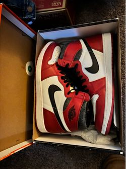 Nike Air Jordan 1 Retro High OG "Chicago Lost & Found