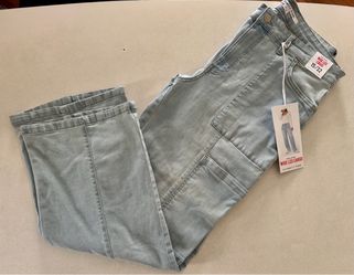 Brand New Junior/Womens Jeans