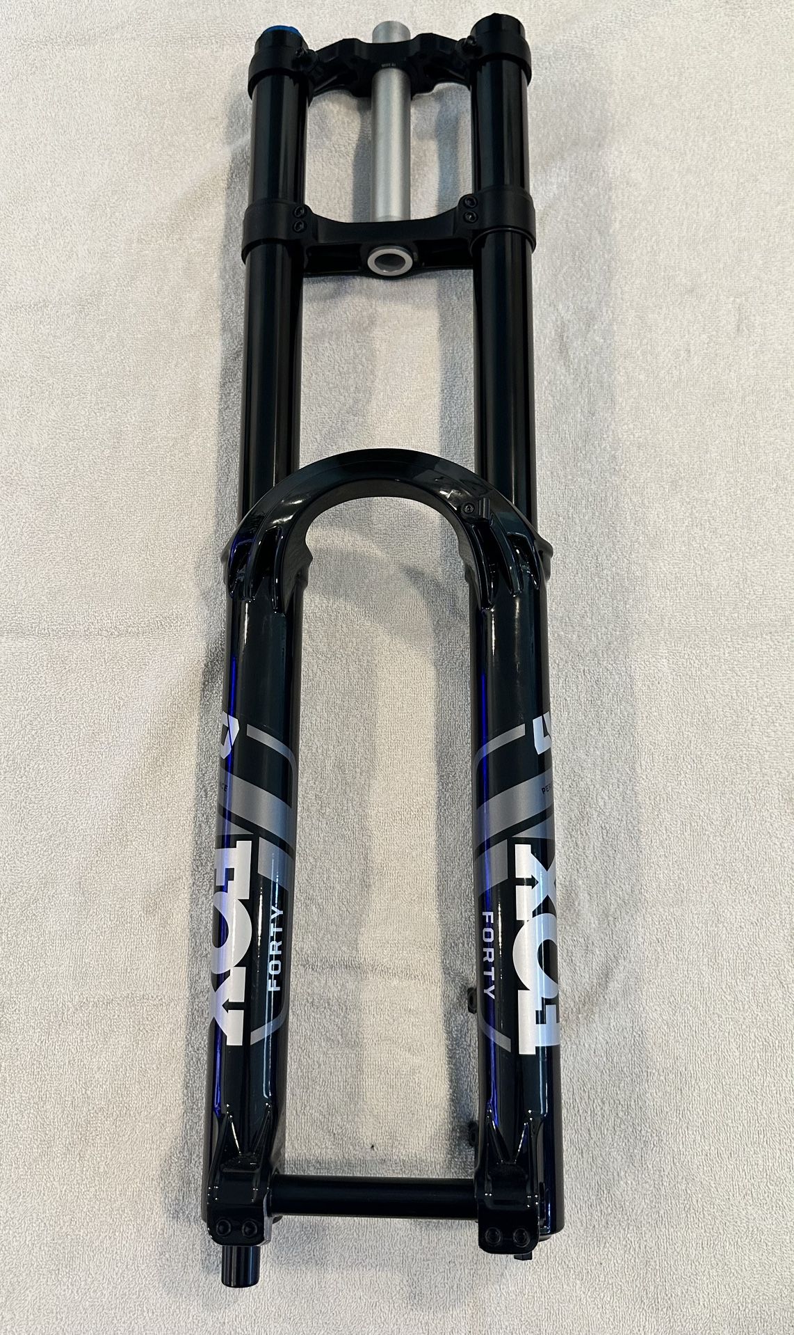BRAND NEW FOX 40 FLOAT PERFORMANCE DUAL CROWN FORK