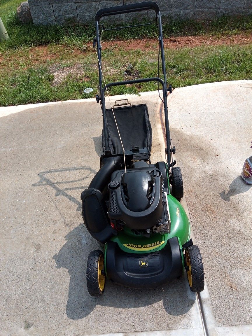 John Deere JS61 Model Lawn Mower With Bagger.