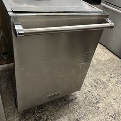 Stainless Steel 24” Viking Dishwasher 