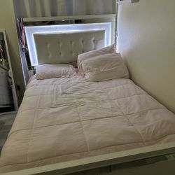 Full size bedroom set