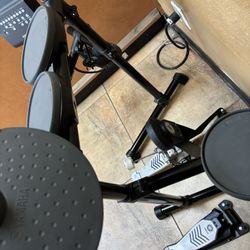 Yamaha Electric Drum Set 