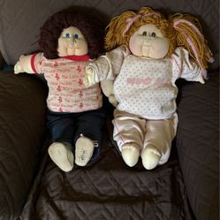 Cabbage Patch Kids Set With Adoption Papers