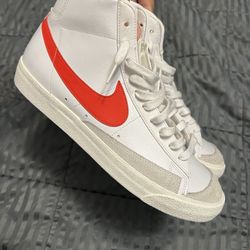 NIKE BLAZER 77’