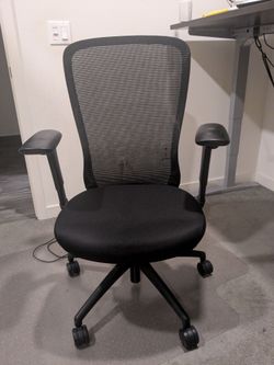 Ergonomic Office Chair (Staples Workplace2.0 UN51505)
