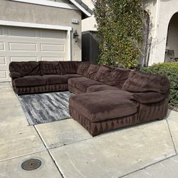 Beautiful Oversized Microfiber Brown Sectional (Delivery Available)